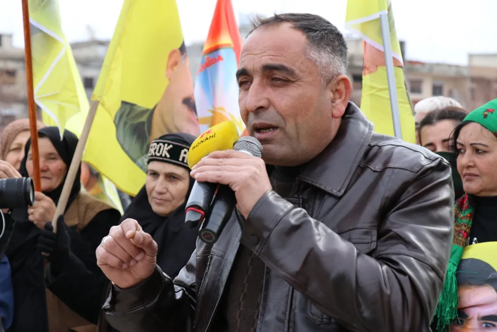 Şêniyên kantona Qamişlo komploya navneteweyî ya li dijî Ocalan şermezar kir