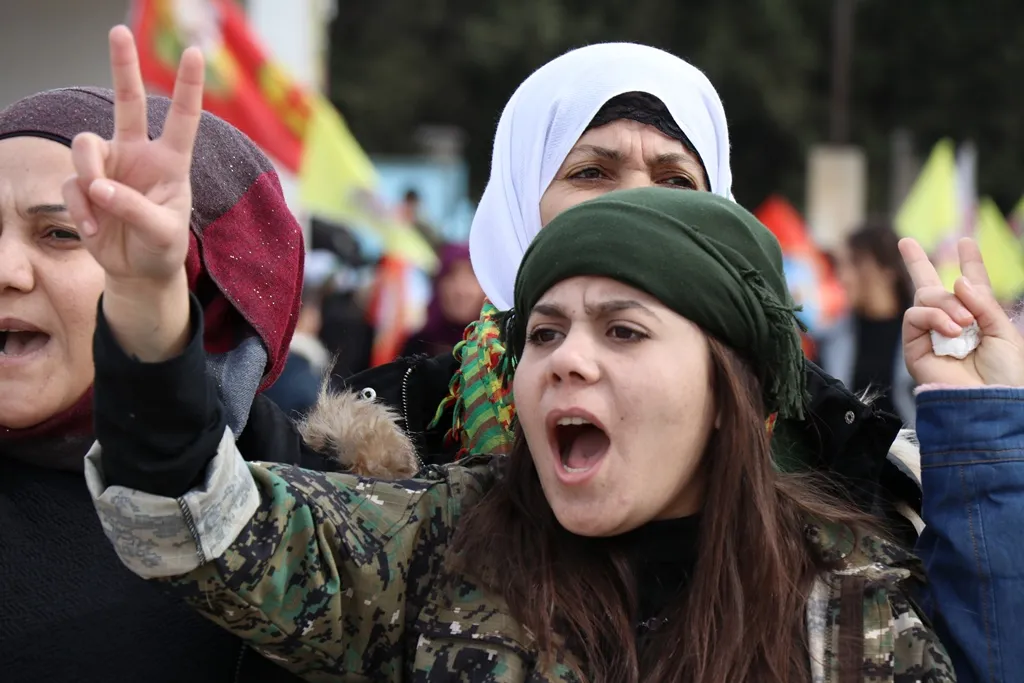 Şêniyên kantona Qamişlo komploya navneteweyî ya li dijî Ocalan şermezar kir