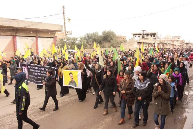 Şêniyên kantona Qamişlo komploya navneteweyî ya li dijî Ocalan şermezar kir