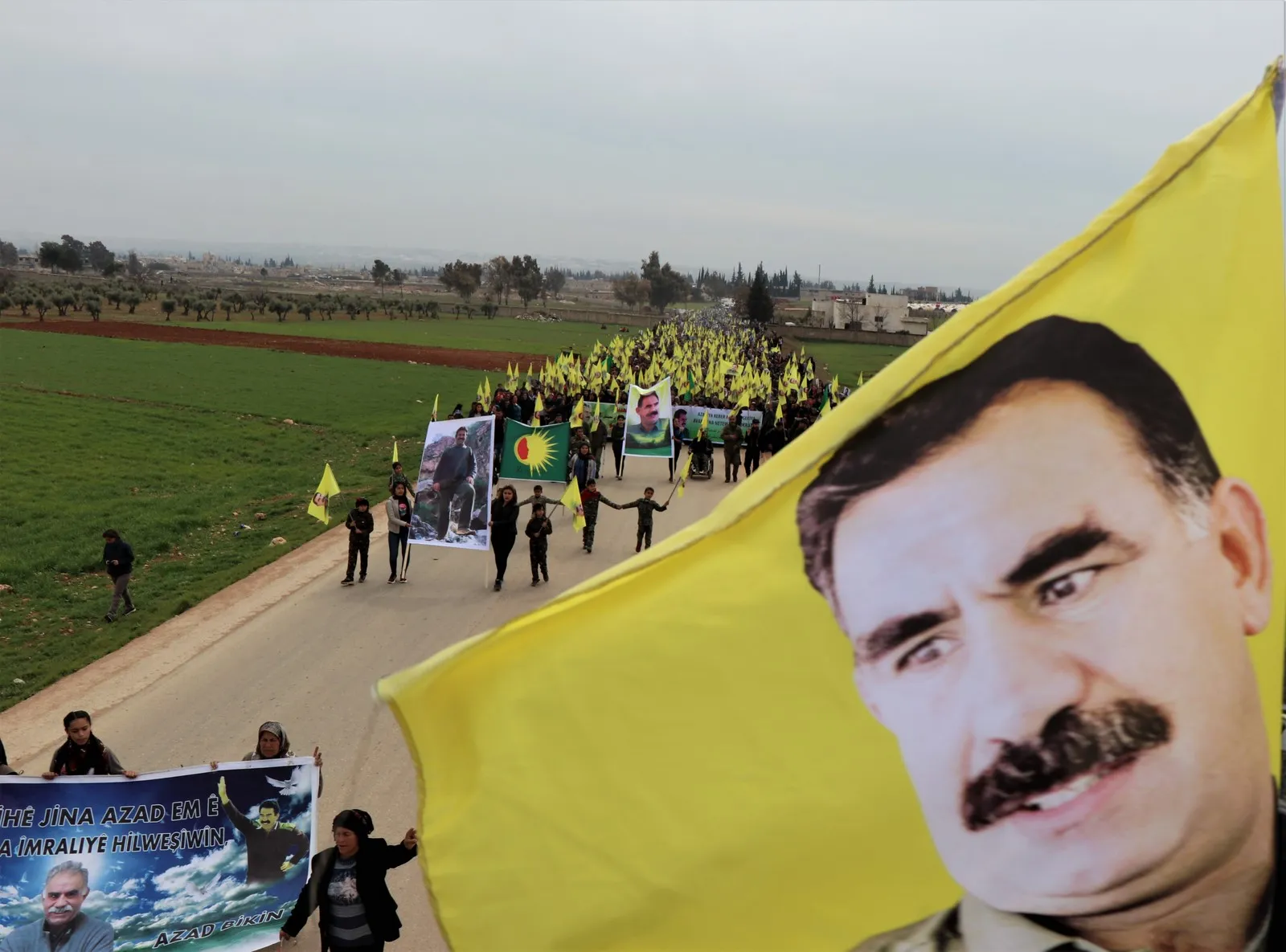 Bi armanca eşkerekirina tenduristiya Ocalan bi hezaran efrînî daketin qadan