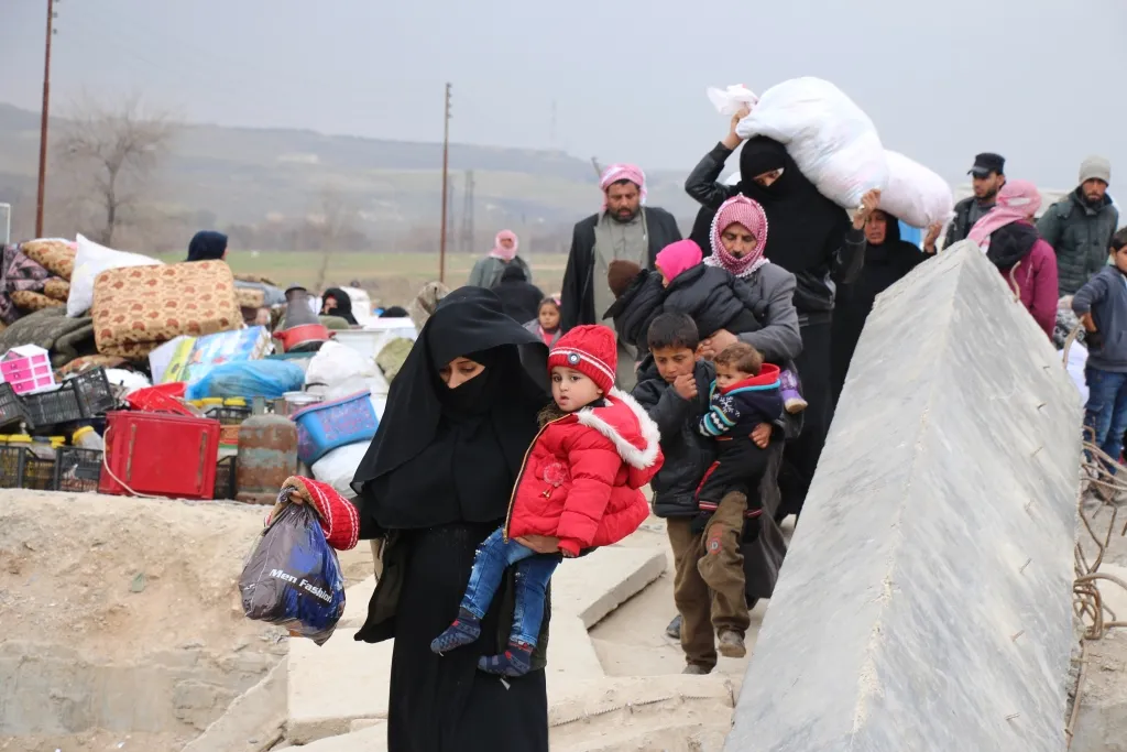 Eşîrên Tebqayê ji koçberên Idlibê re: Deriyên me ji we re vekirî ne