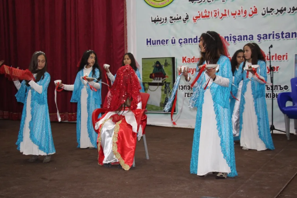 ​​​​​​​2‘yemîn Mîhrîcana Huner û Wêjeya Jin a Minbicê dest pê kir