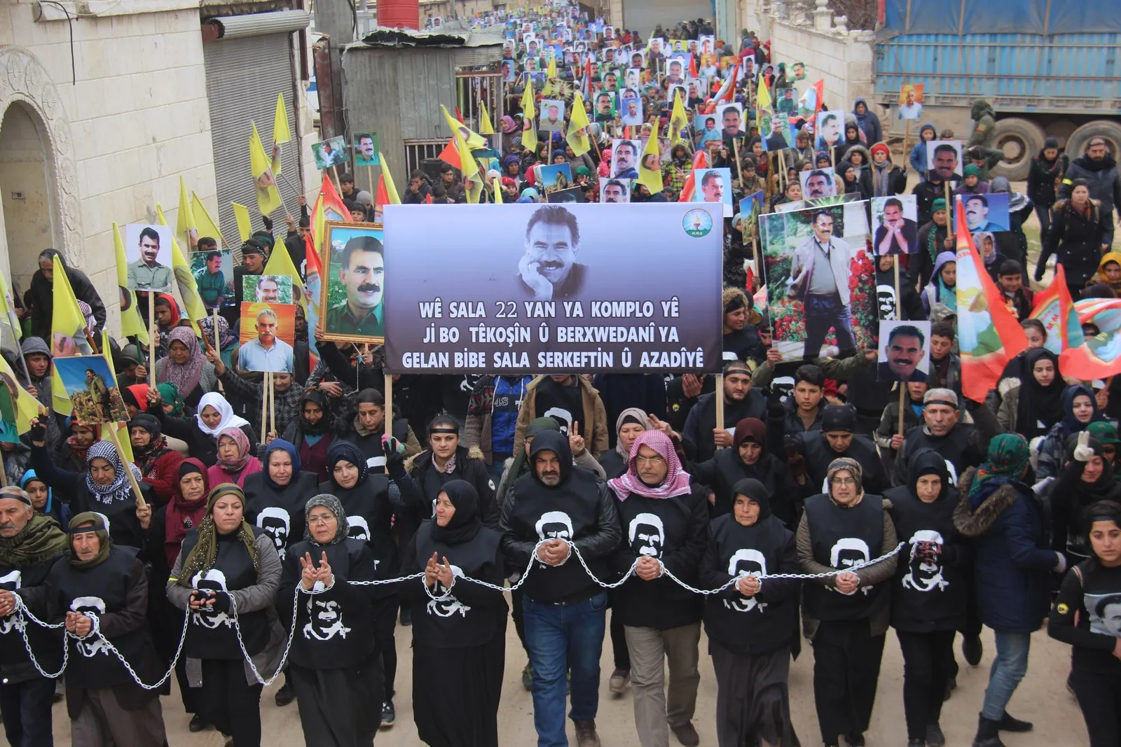 Li Şehbayê  komploya navneteweyî bi meşekî hat şermezarkirin