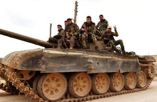Rejîm li Idlibê pêşde diçe, şandeyek rûsî gihaşt Enqere