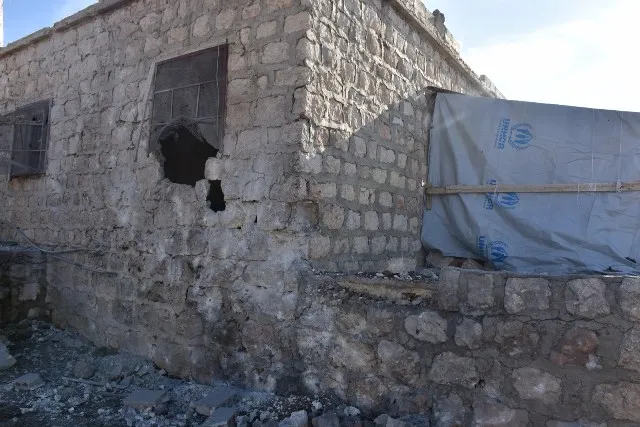 Topbarana li ser gundên Şerayê didome