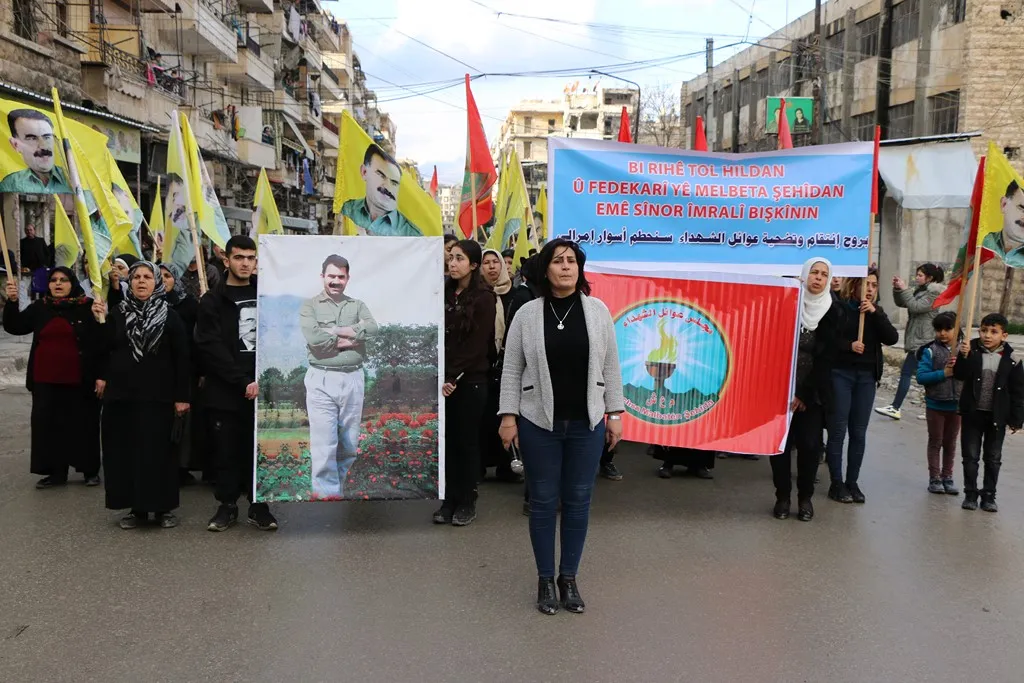 Malbatên şehîdan ên Helebê ji bo Ocalan banga têkoşînê kir