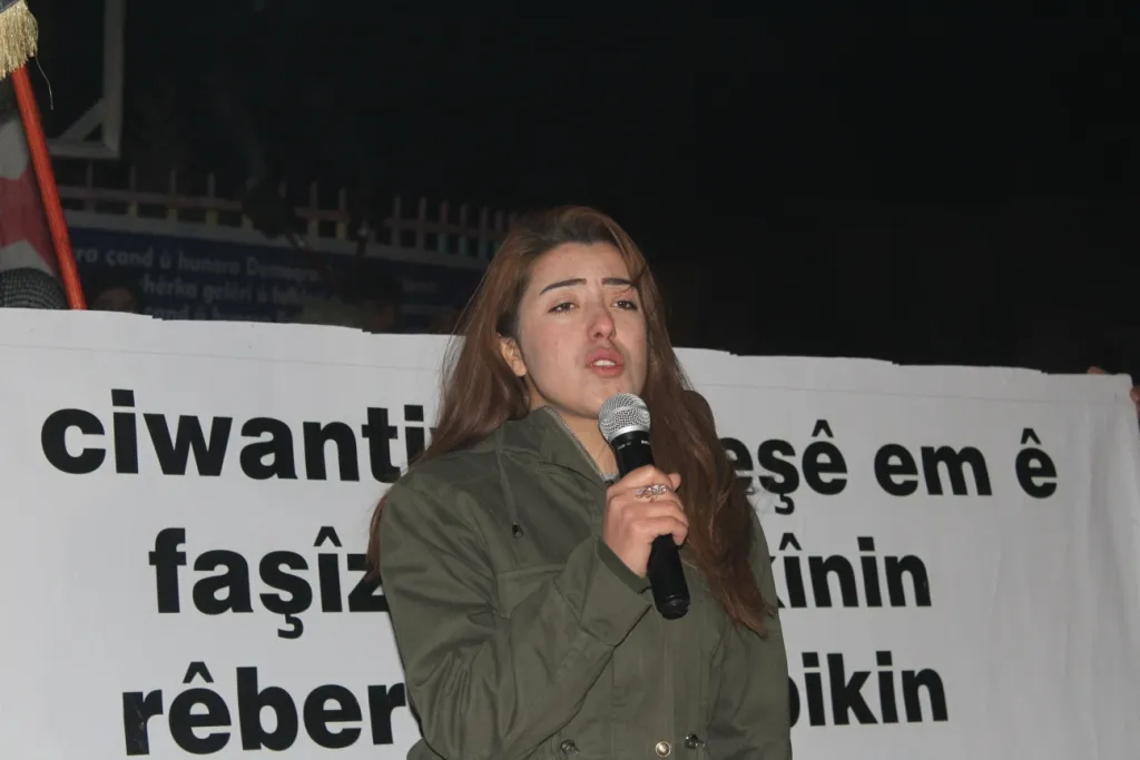 Ciwanên Kobanê komploya 15‘ê Sibatê şermezar kirin