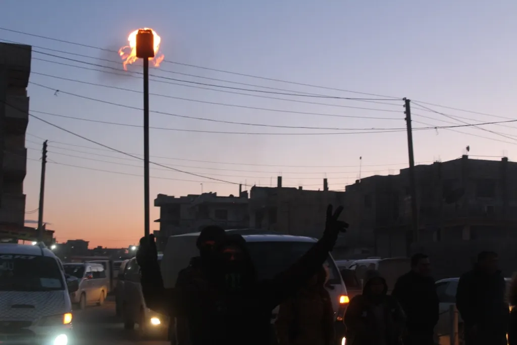 Ciwanên Kobanê komploya 15‘ê Sibatê şermezar kirin