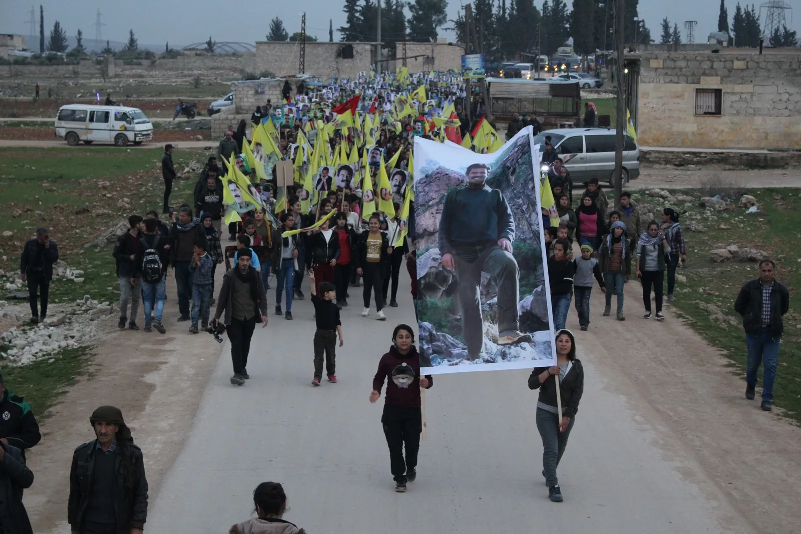 Li Şehbayê ciwan ji bo Ocalan daketin qadan