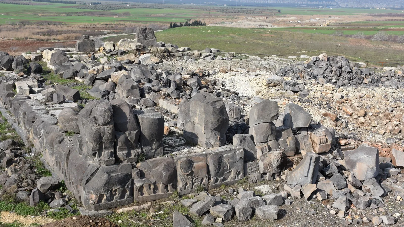 Dewleta Tirk û çeteyên wê şûnwarên Efrînê hedef digirin