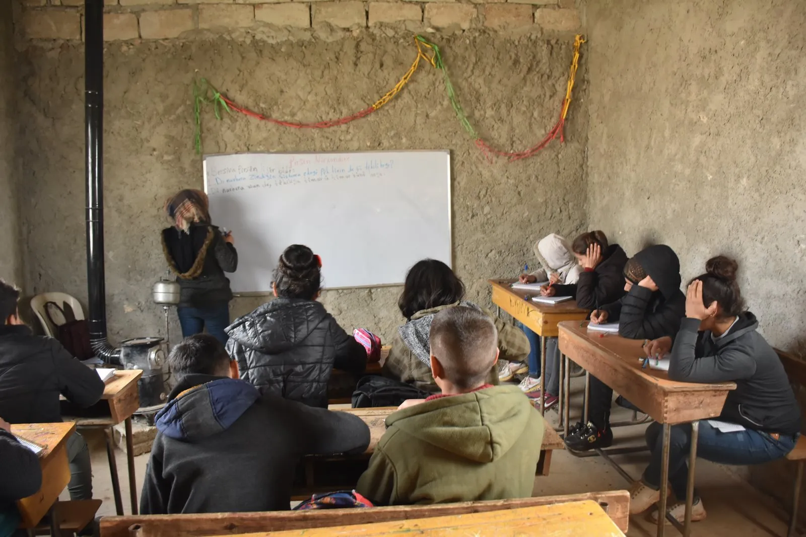 Li Şêrawa ji ber topbarana dagirkeran dibistan hatin girtin