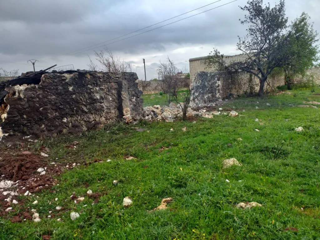 Artêşa dagirker gundên Şera bi dijwarî topbaran dike