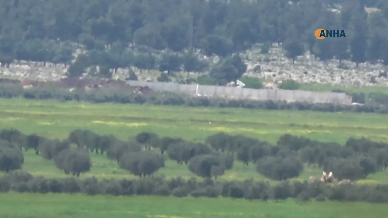 ​​​​​​​Dewleta Tirk dîwarê çemento bi qasî 400 m derbasî erdên Sûriyê kir