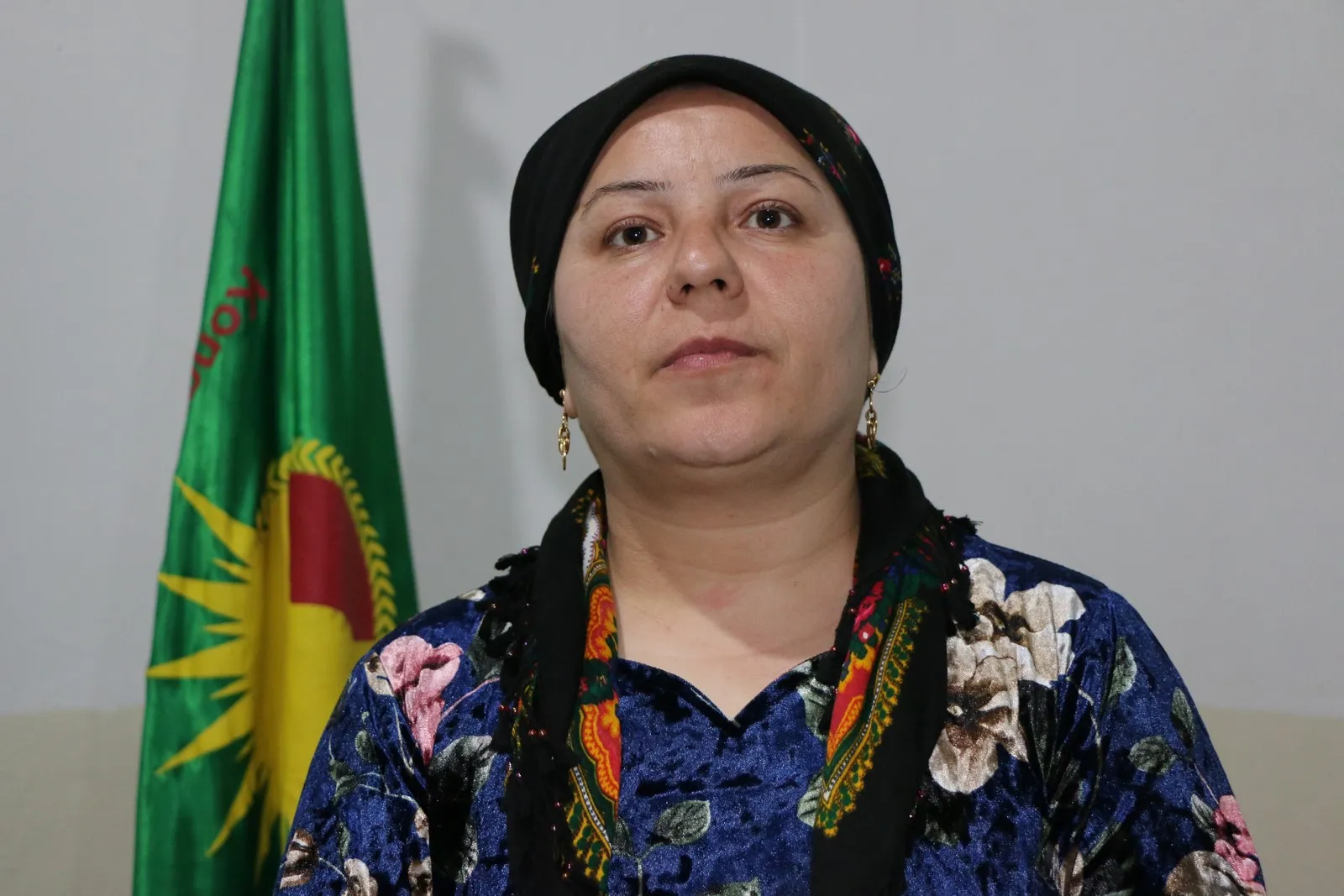 Jin bi cil û bergên folklorîk 8’ê Adarê pêşwazî dikin