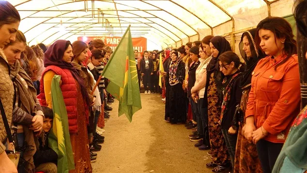 Ji bin konê çalakiyê daxwaza eşkerekirina rewşa rêber Ocalan bilind dibe