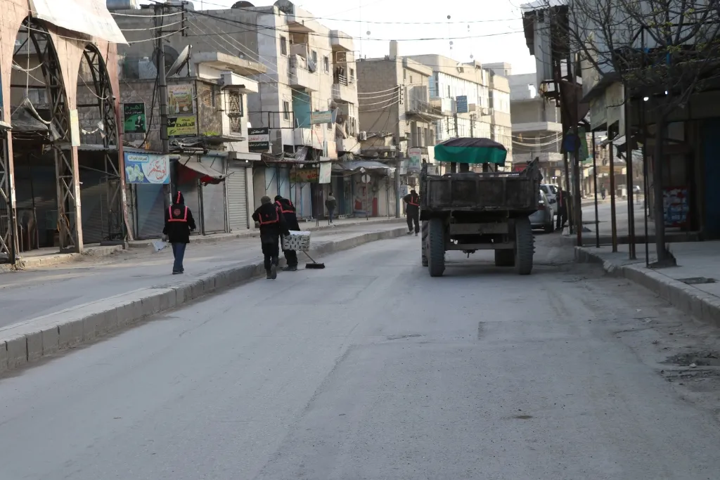 Hemleyên dezenfektekirinê didomin û aktîfkirina rola komînan ji dijî Koronavîrusê