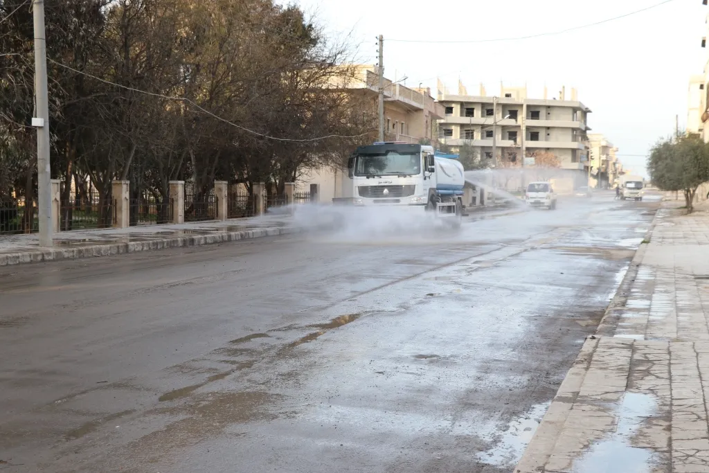 Hemleyên dezenfektekirinê didomin û aktîfkirina rola komînan ji dijî Koronavîrusê