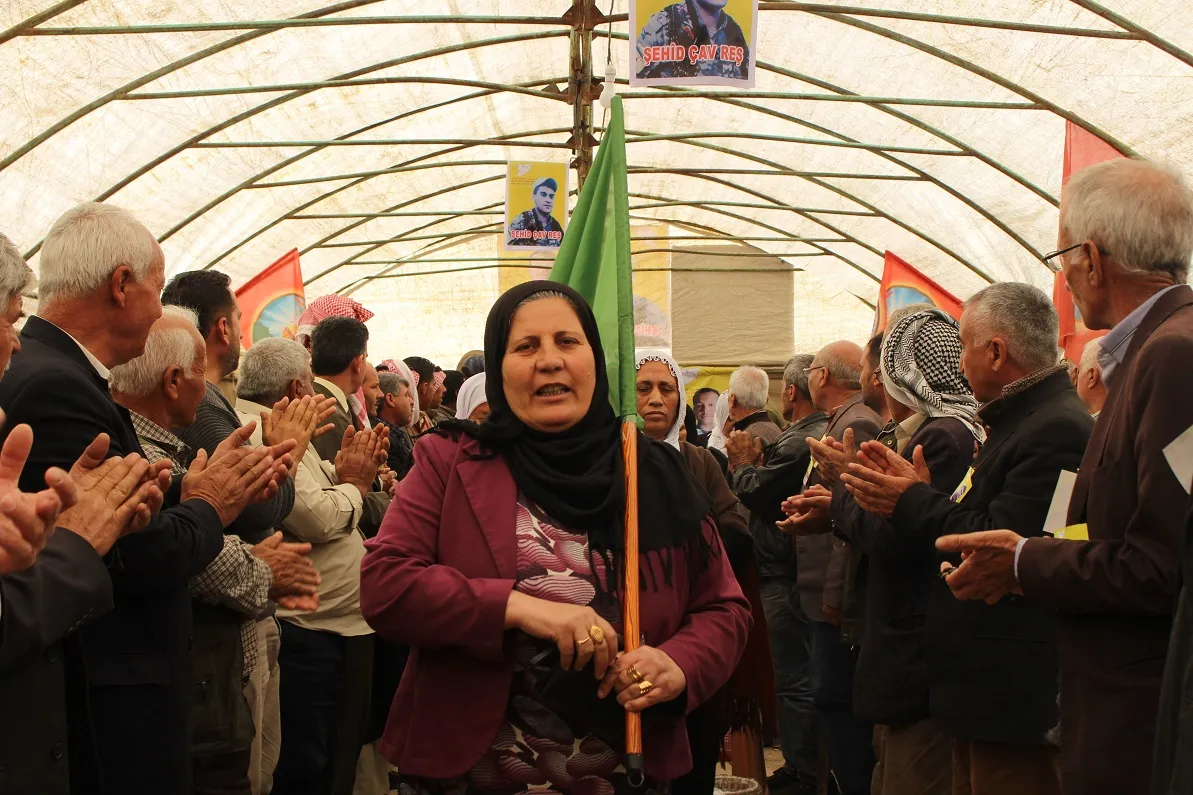 Şêniyên Qamişlo sersaxî ji malbatên şehîdên QSD`ê re xwest