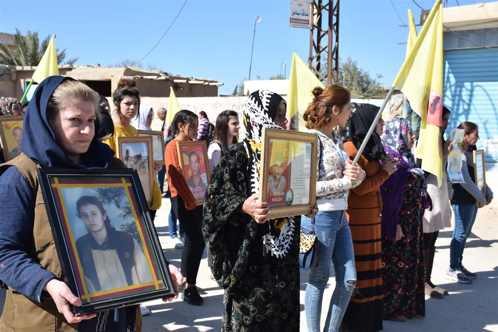 Malbatên şehîdan: Em ê berxwedana xwe heta azadiya rêber Apo bidomînin