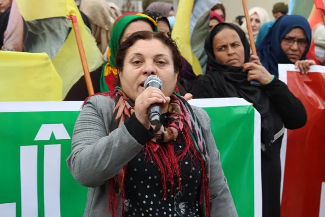 Sarûxan: Destên ku dirêjî Rêberê me bibin dê werin cezakirin