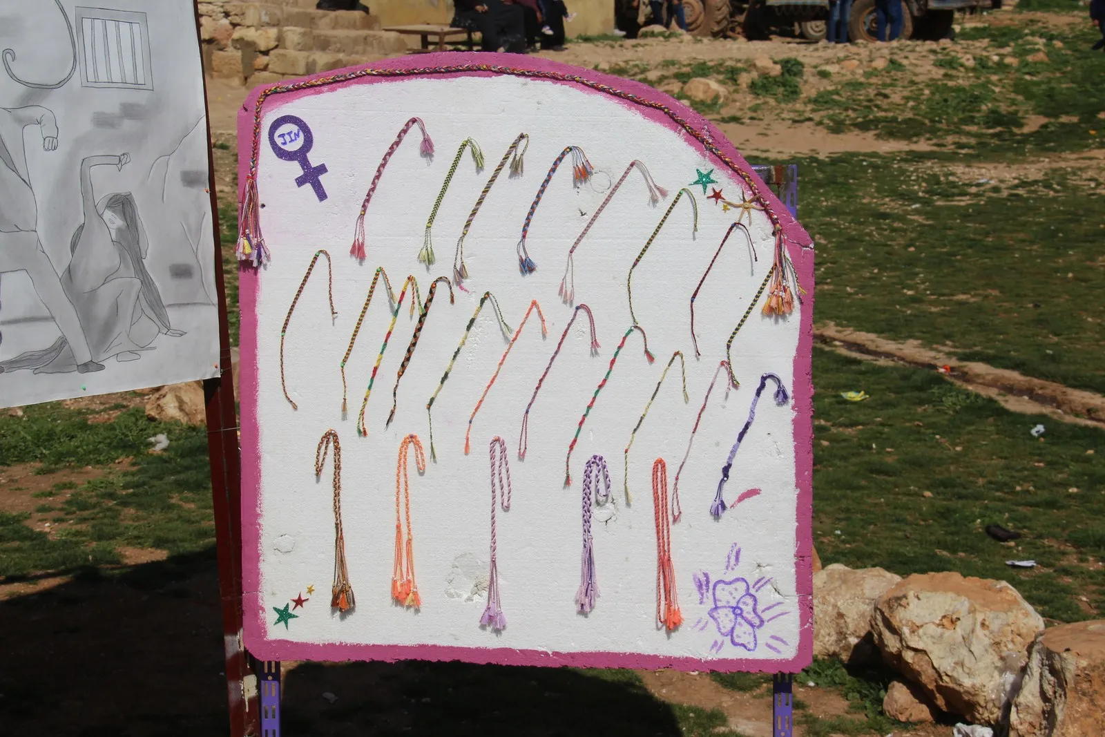 17 tablo serpêhatiyên berxwedana jinê ya li dijî tundiyê vedibêjin