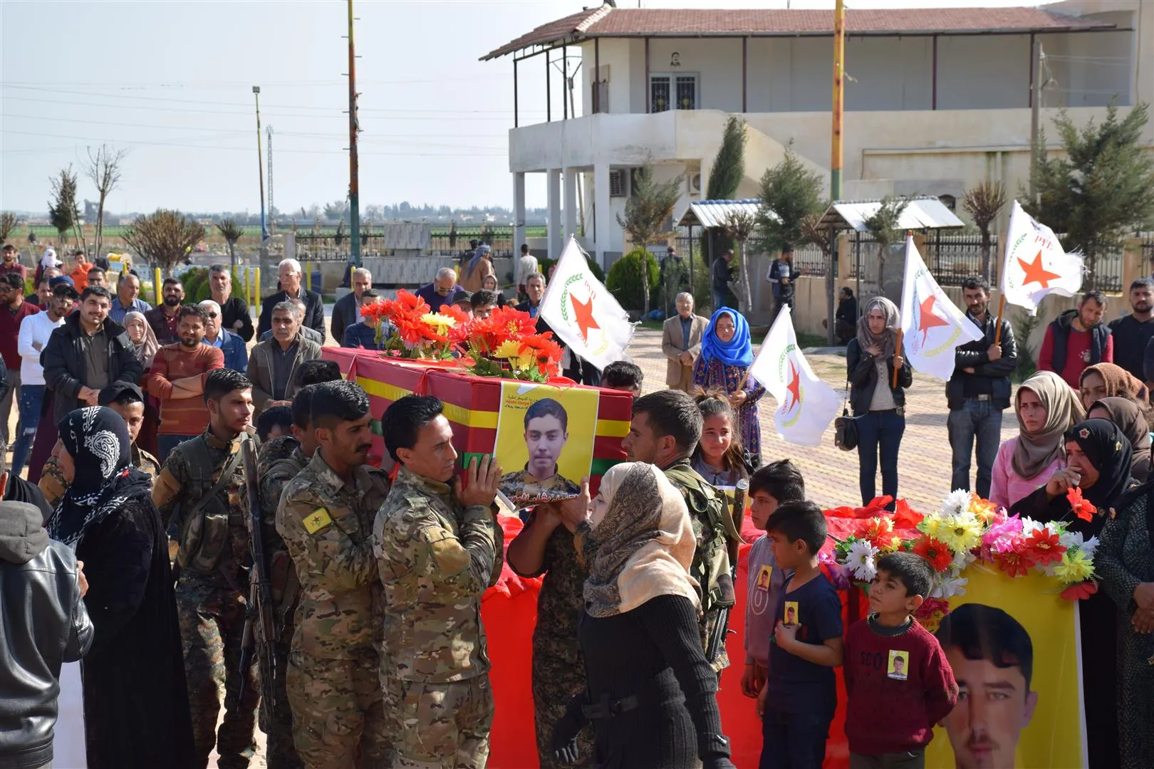 Bi merasîmeke girseyî şehîd Berxwedan Întîqam hate veşartin