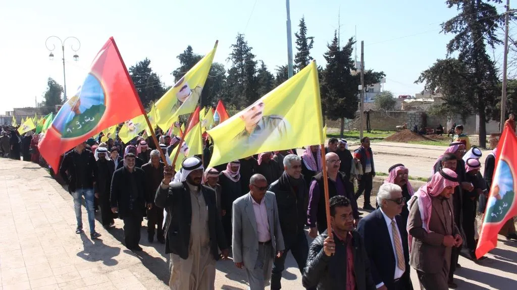 Şêniyên Til Hemîsê û Til Birakê bêdengiya dewleta Tirk a li ser şewata Îmraliyê şermezar kirin