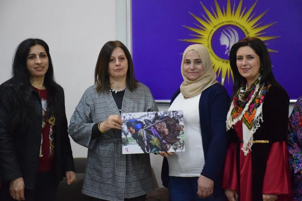 Li kantona Qamişlo bi boneya 8`ê Adarê rêzeçalakî lidar ketin