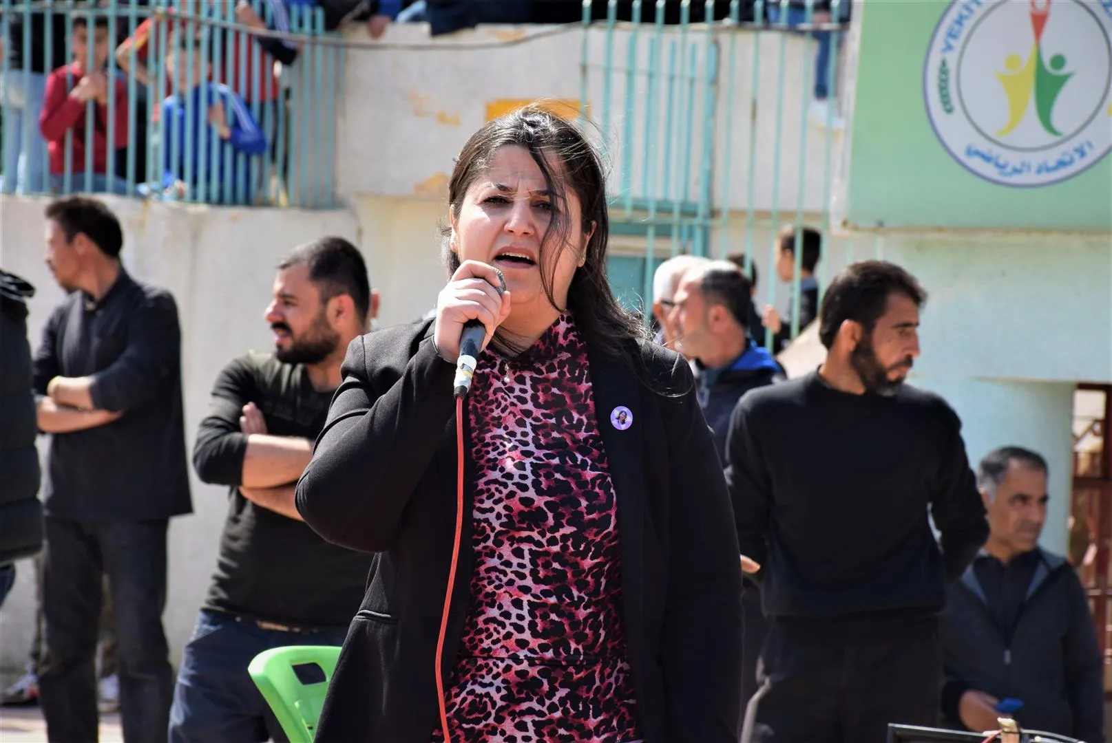Peyama şêniyên Dêrazorê: Fîtneya par gelên pêşerojê parçe nake