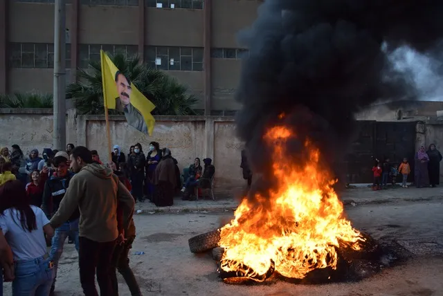 Şêniyên Qamişlo agirê Newrozê dadan