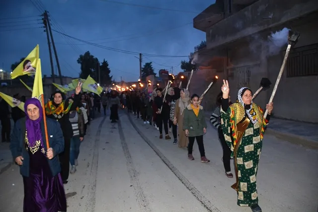 Têkildarî 8‘ê Adarê meşên bi meşeleyan hatin lidarxistin