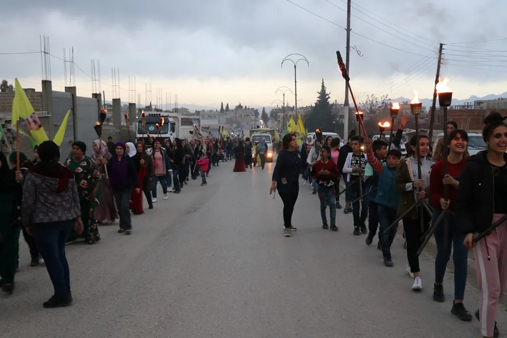 Têkildarî 8‘ê Adarê meşên bi meşeleyan hatin lidarxistin