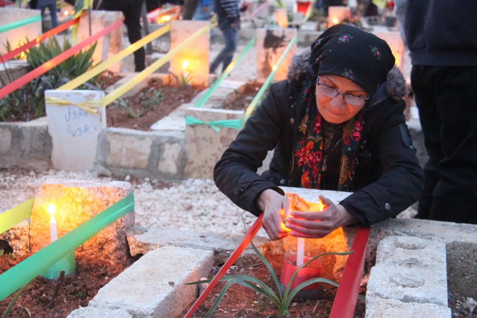 Bi boneya 8`ê Adarê serdana gorên şehîdan kirin