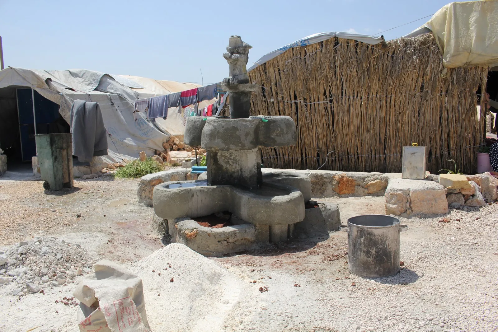 Malbateke efrînî li gel qedexeya derketina derve çalakiyên hunerî bi pêş dixe