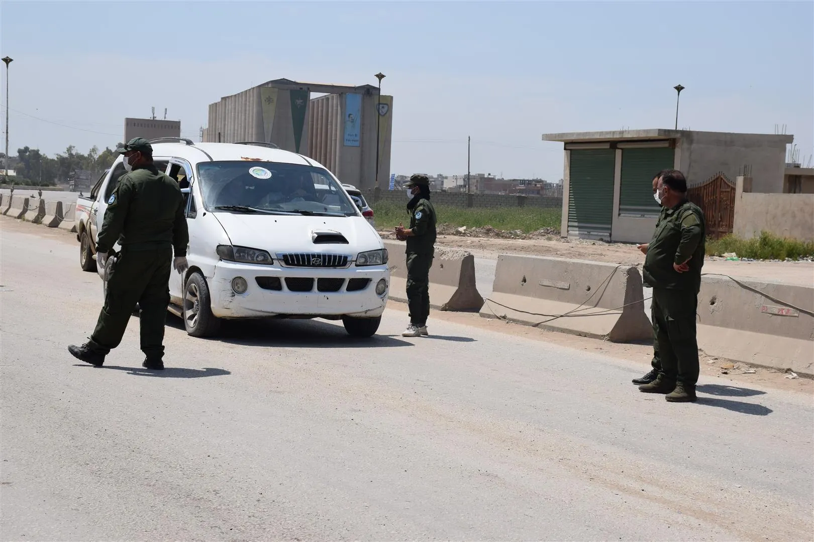 Deriyên têketin û derketinê yên Hesekê hatin girtin