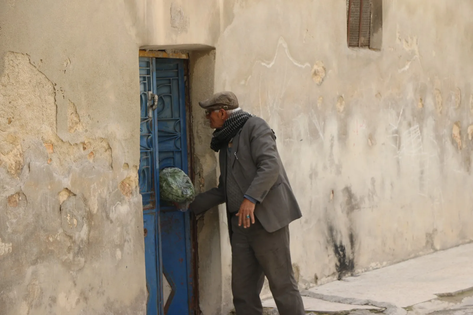 Alîkarî li şêniyên taxên Şêxmeqsûd û Eşrefiyê hatin belavkirin