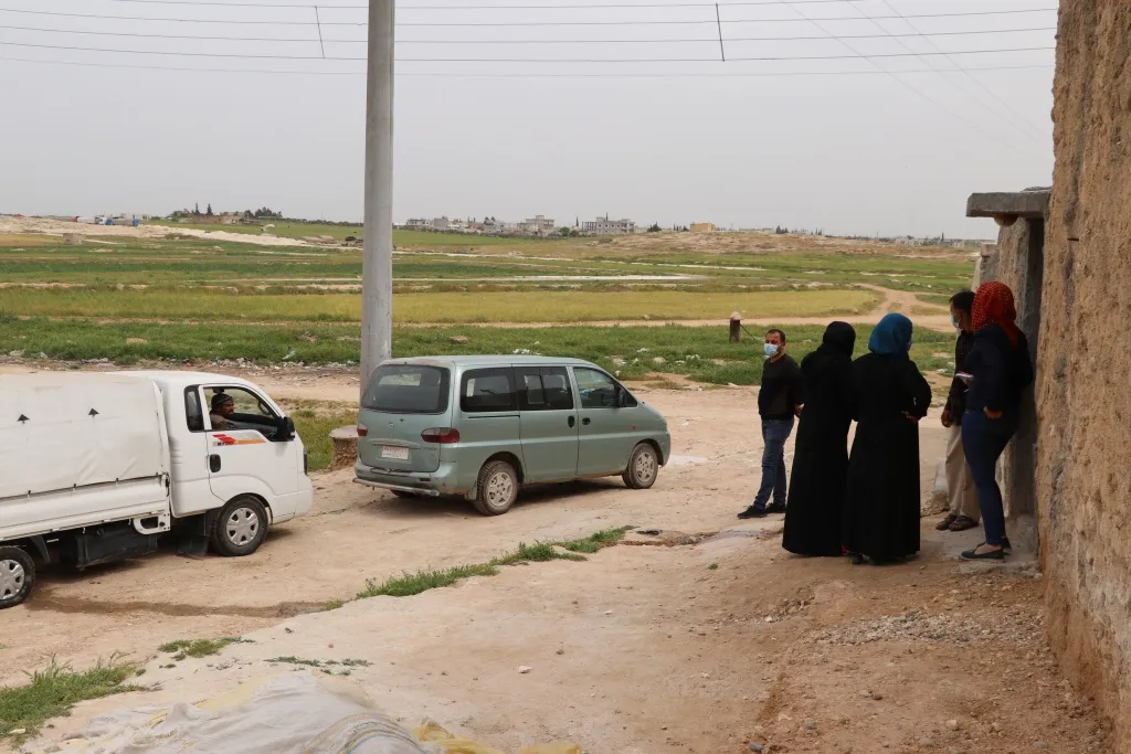 Li Minbicê pakêtên xwarinê li malbatên hewcedar hatin belavkirin