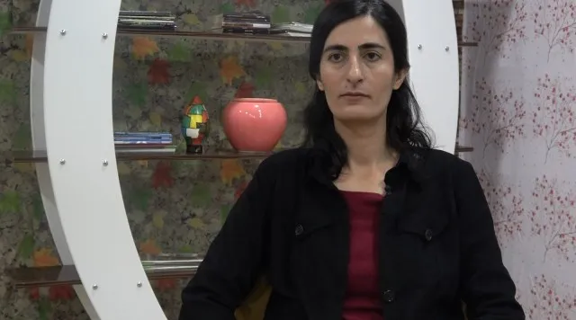Ragihandina jin, rastiya rola jinê eşkere dike