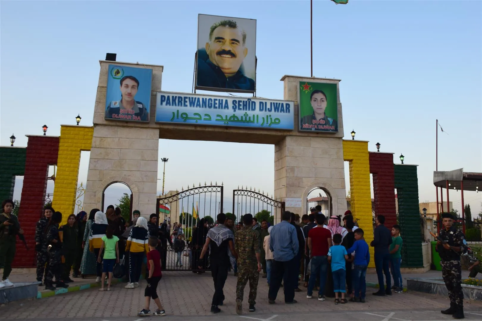 Şêniyên Bakur û Rojhilatê Sûriyê cejnê bi serdana goristanên şehîdan pîroz dikin