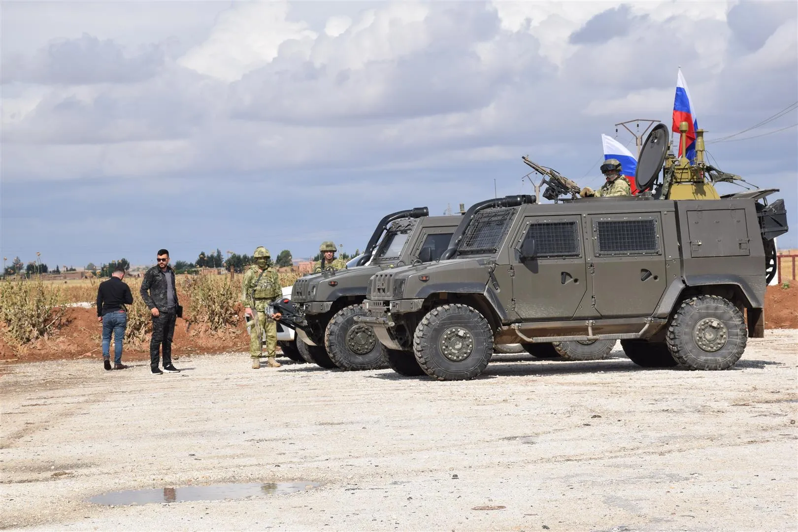Yekem rêwîtiyên bejahî li ser rêya M4 ji Til Temirê bi rê ket