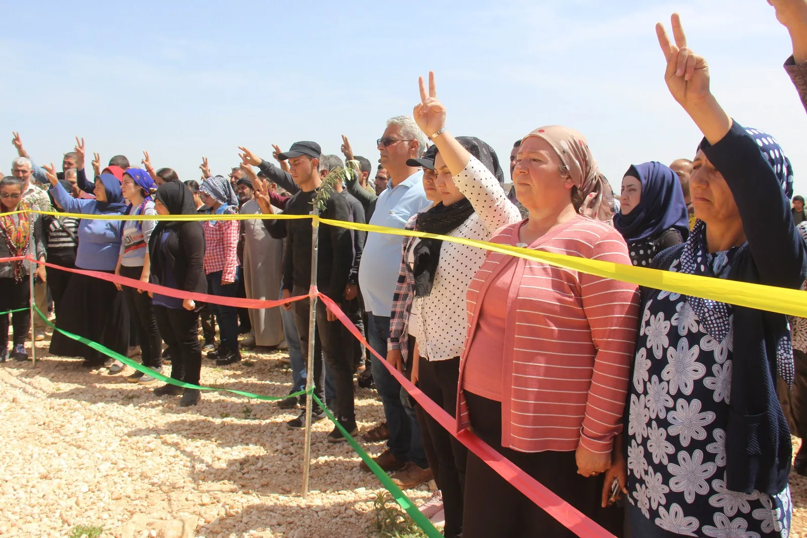 Şêniyên Efrînê şehîdê xwe oxir kir
