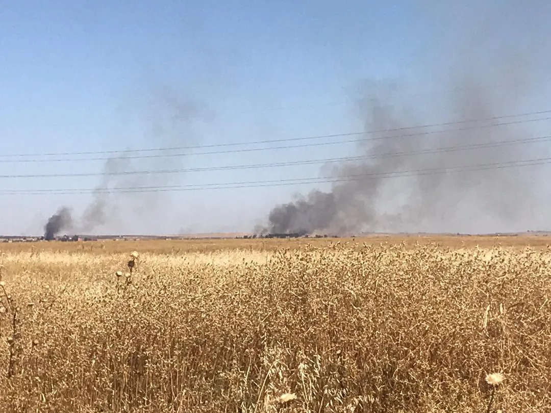 Piştî şewitandina zeviyan, artêşa Tirk agir berda malên sivîlan