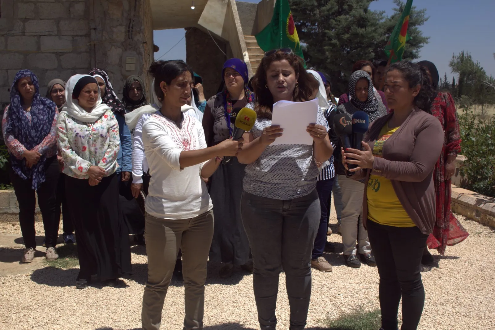 Hiqûqnasên ji Efrînê bêdengiya civaka navneteweyî şermezar kir