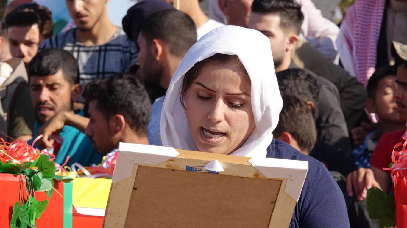 Cenazeyên şehîd Nûjiyan û El-Idlibê li Tebqayê hatin veşartin