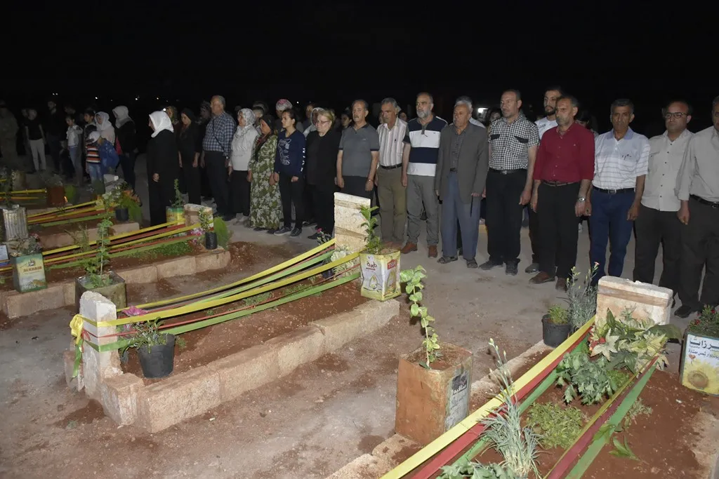 Bi boneya cejnê serdana goristanên şehîdan hatin kirin