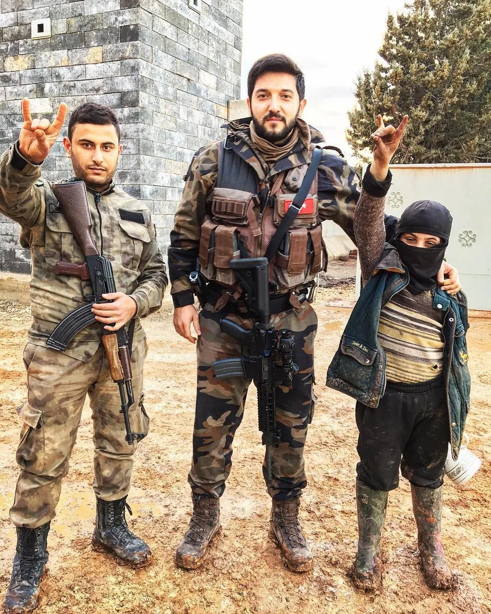 ​​​​​​​‘Leşkerkirina zarokan sûcekî şer e‘