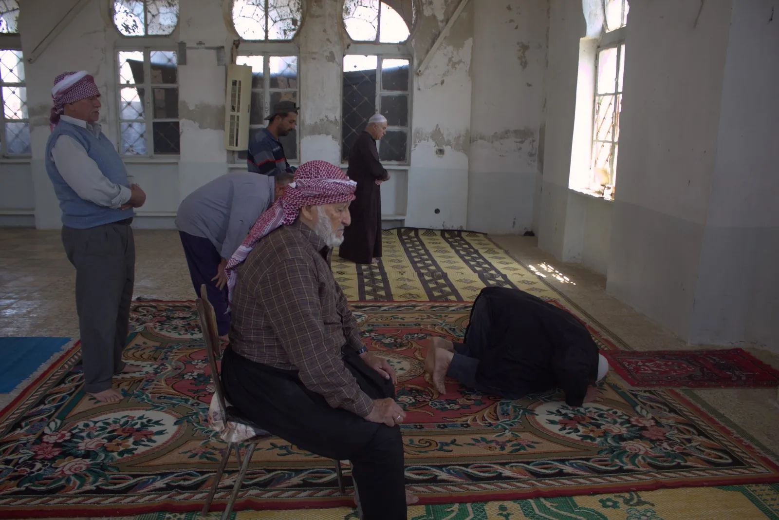 Efrîniyên li Şehbayê dimînin mizgefta ku DAIŞ`ê wêran kiribû, restore kirin