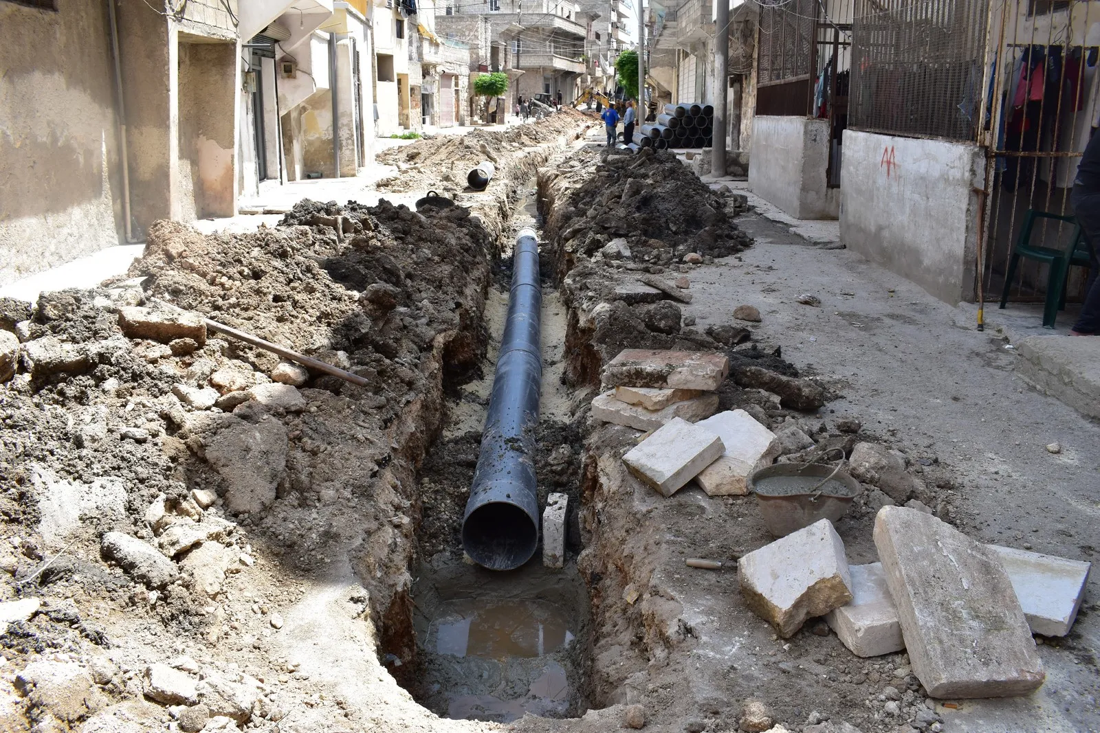 Sûd ji dema qedexeyê digire û gelek projeyên xizmetguzarî diqedîne