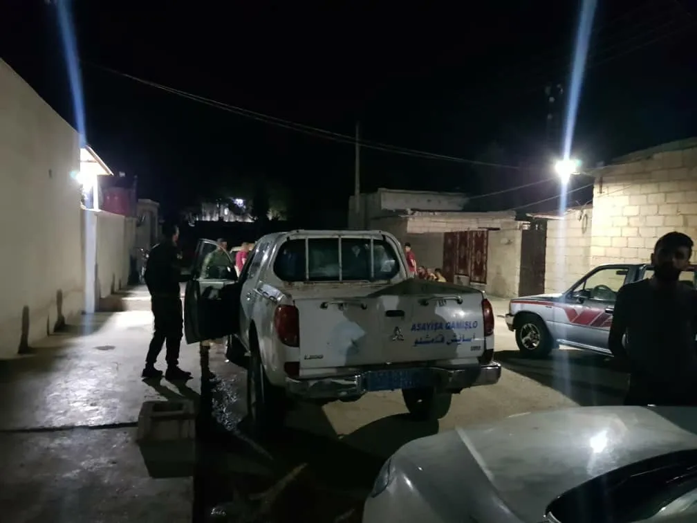 Li Qamişlo du malbat bi hev ketin: 4 kes birîndar bûn- HATE NÛKIRIN
