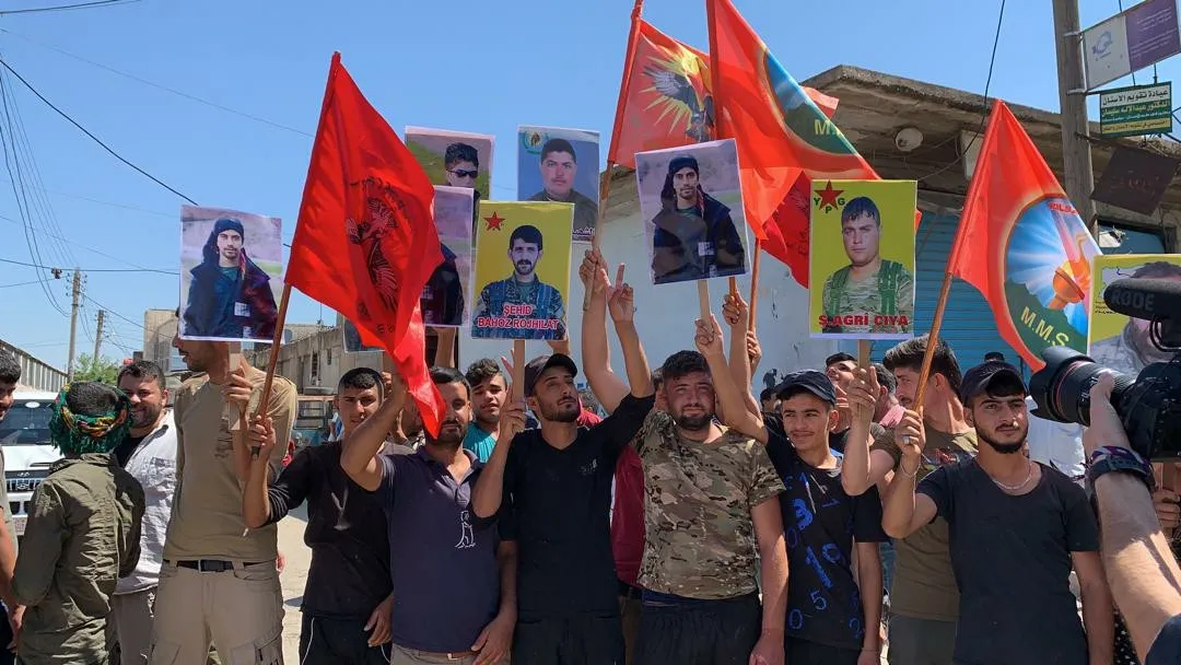 Malbatên şehîdan li dijî êrişên dewleta Tirk li qadan in